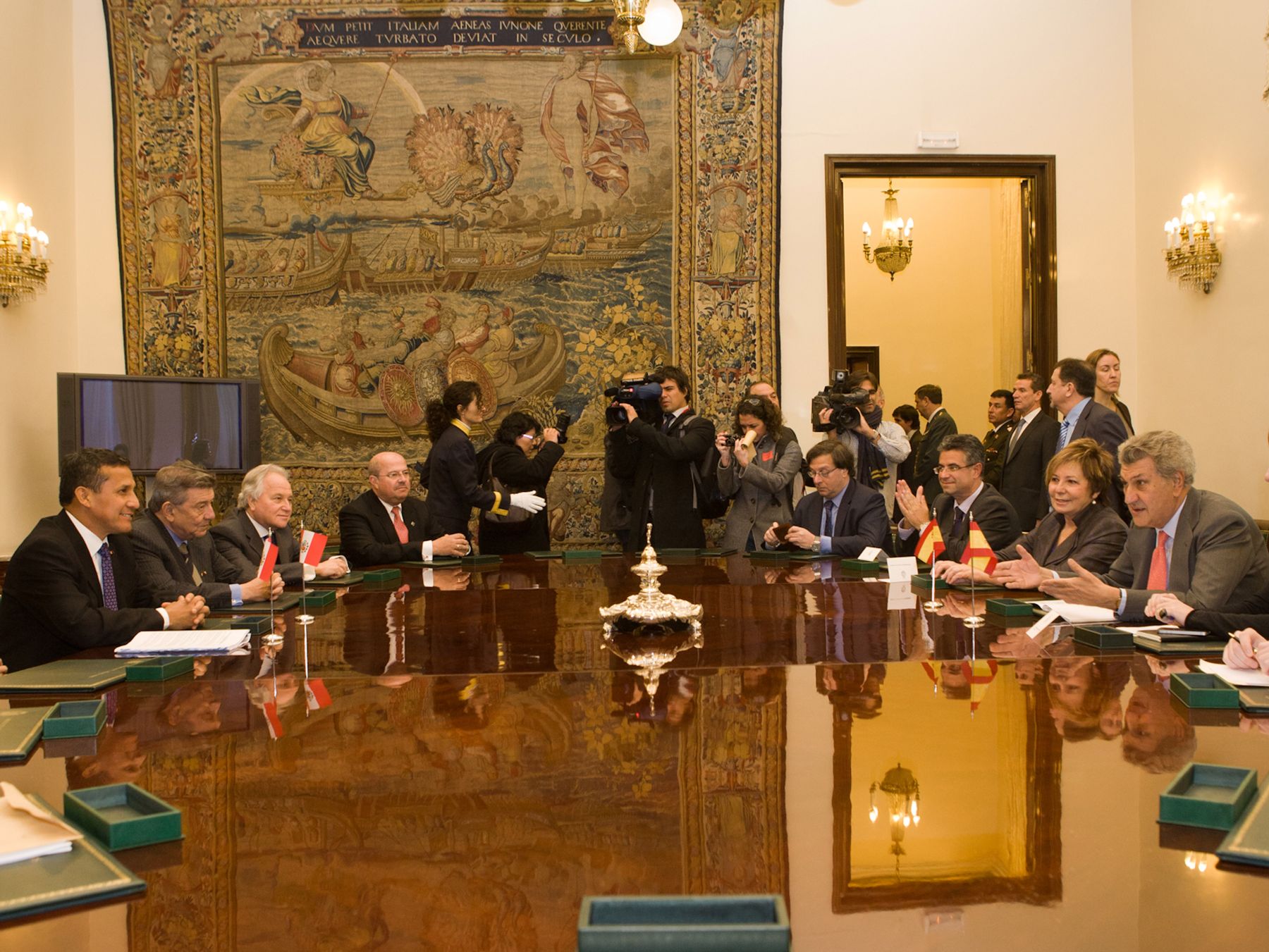 Presidente Ollanta Humala Tasso y su comitiva visitaron el Congreso de los Diputados de España, en su segundo día de visita oficial. Foto: Congreso de España