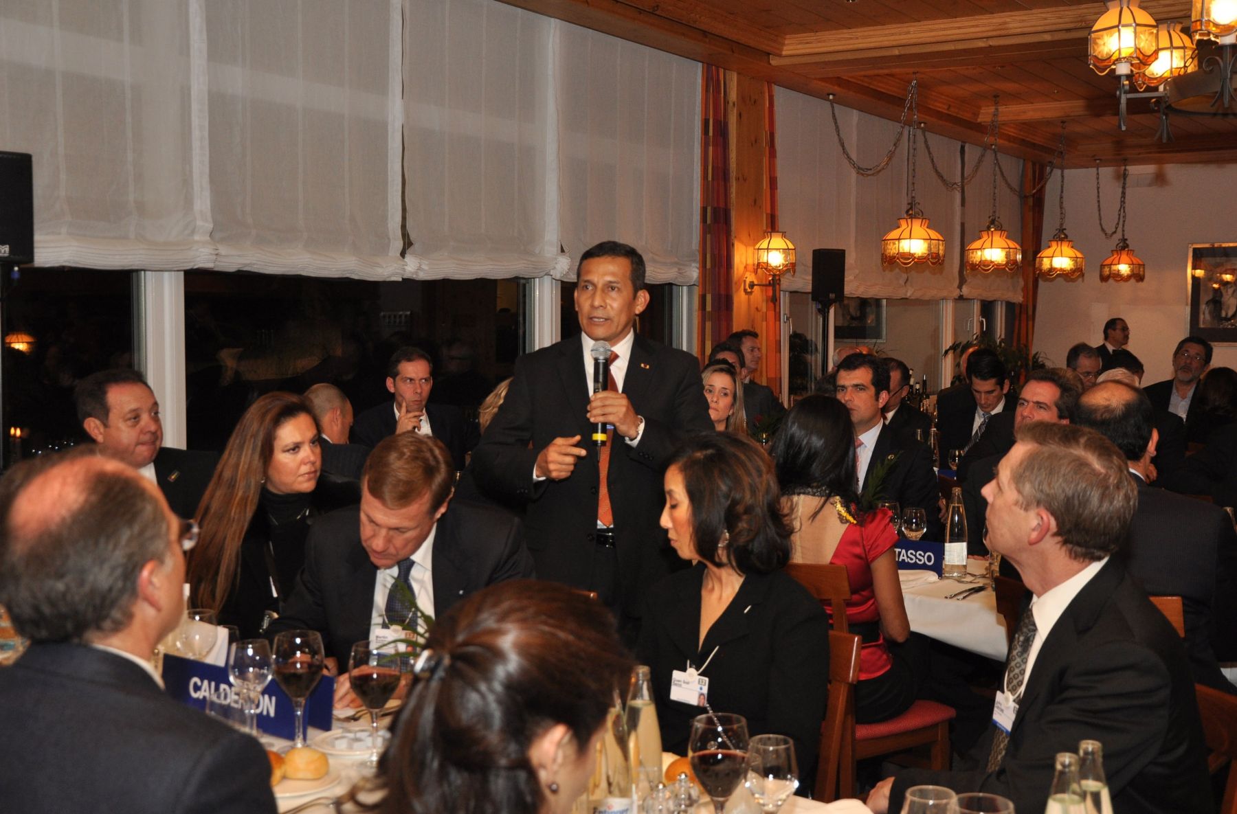 Presidente Ollanta Humala hace uso de la palabra en una reunión de trabajo, donde se trató el tema “América Latina; Transformación en un nuevo contexto global”, en el marco del Foro Económico Mundial de Davos. FOTOS: ANDINA/Presidencia.