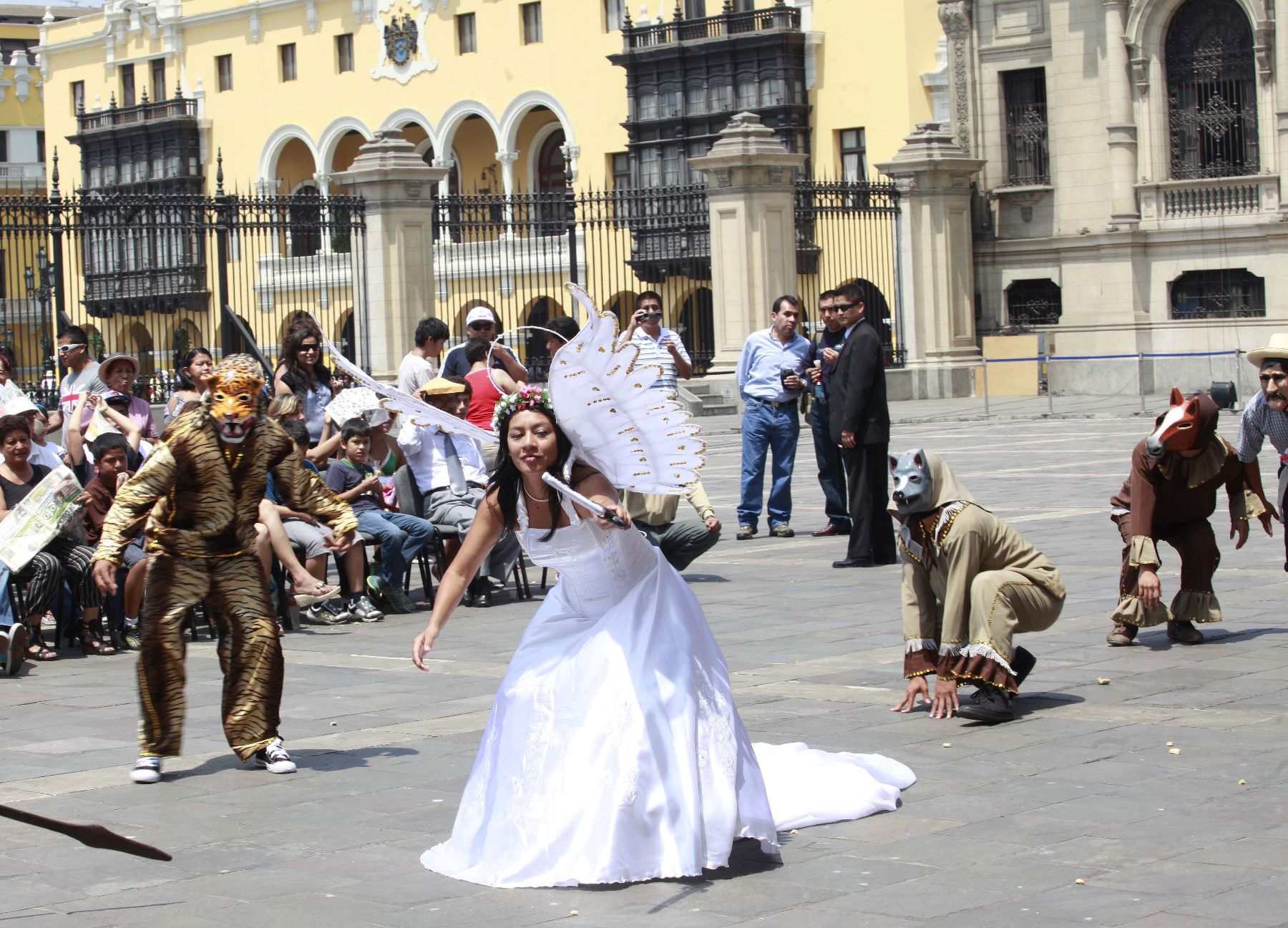 Lanzamiento del Carnaval de Rioja, expresión cultural  de la región San Martin, en Palacio de Gobierno. Danza representa el dia del Corpus Christi, donde se refleja la  lucha entre el Bien y el Mal.Foto Andina/Jhony Laurente.