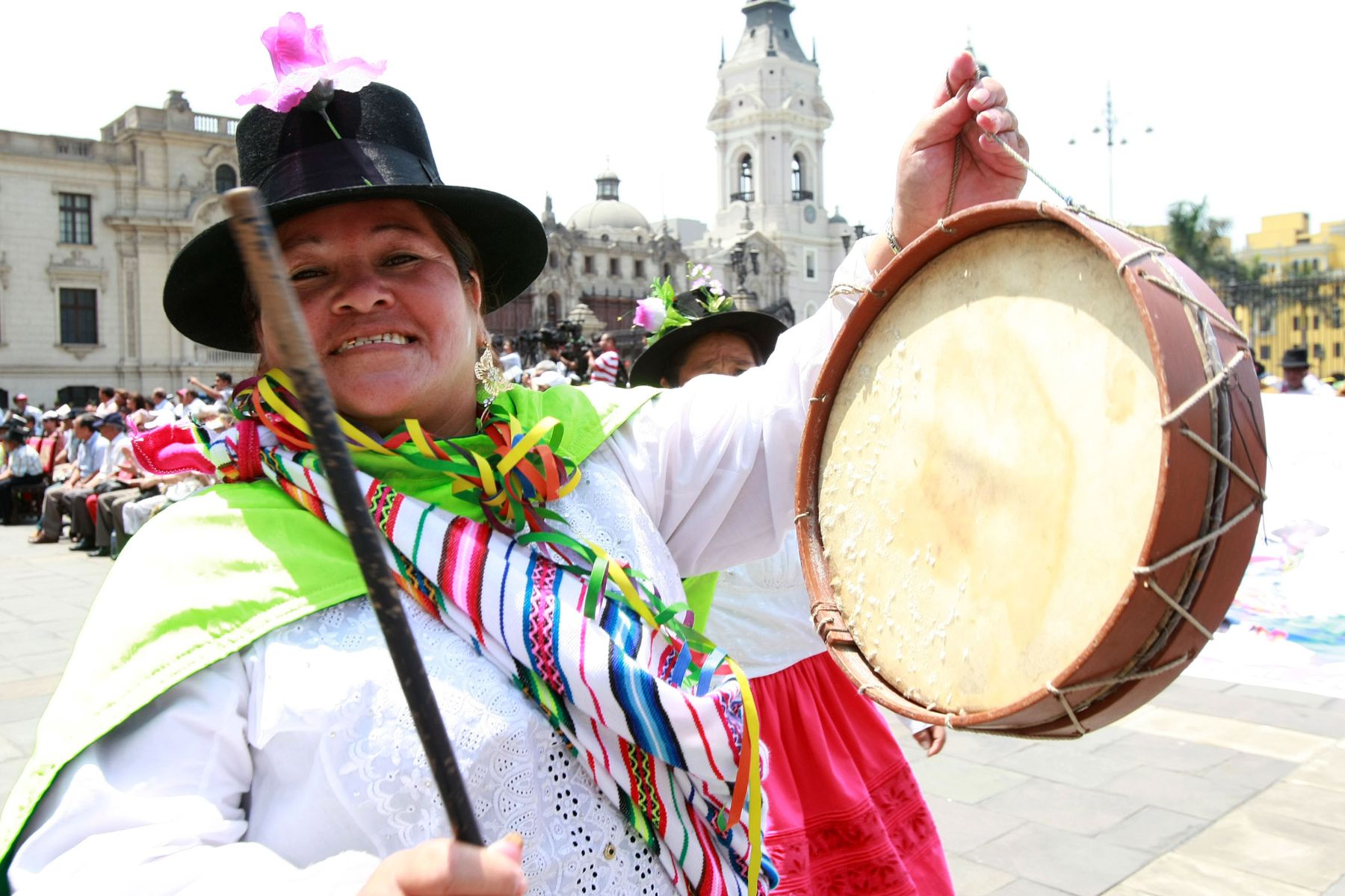 En febrero y marzo las regiones del Perú celebran los carnavales, la fiesta más alborozada, colorida y participativa del calendario jubilar.