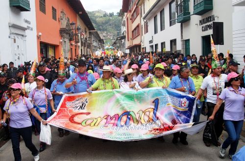 Con multitudinario y colorido bando empezó hoy carnaval de Cajamarca. Foto: ANDINA/Eduard Lozano.