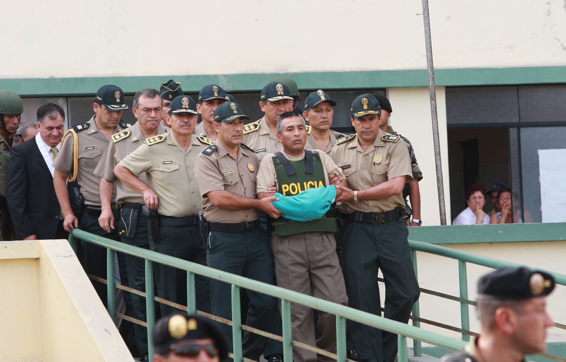 El cabecilla subversivo Florindo Flores Hala “Artemio” fue trasladado esta tarde a la sede de la Dirección contra el Terrorismo foto: ANDINA/Norman Córdova