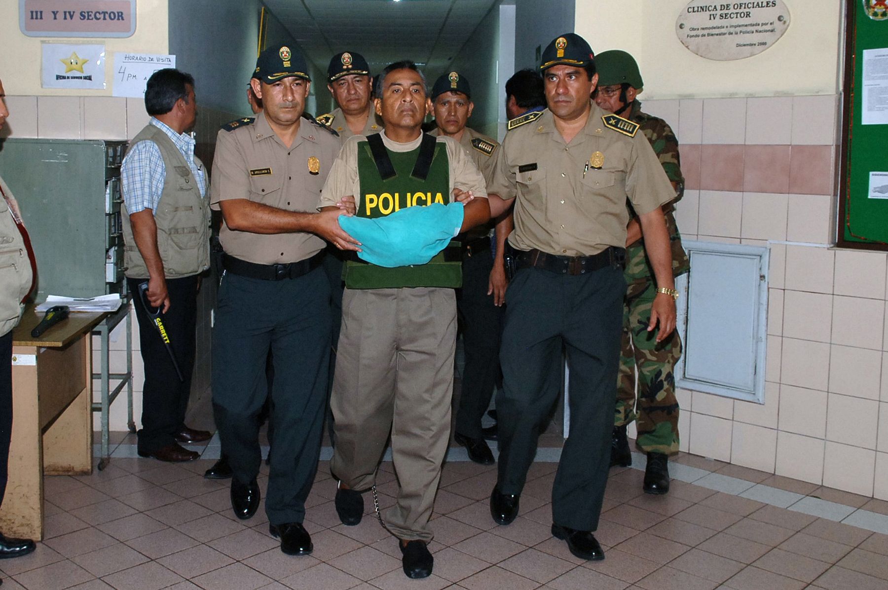 "Artemio" es trasladado desde el Hospital de la Policía a la sede de la Dirección Contra el Terrorismo. ANDINA