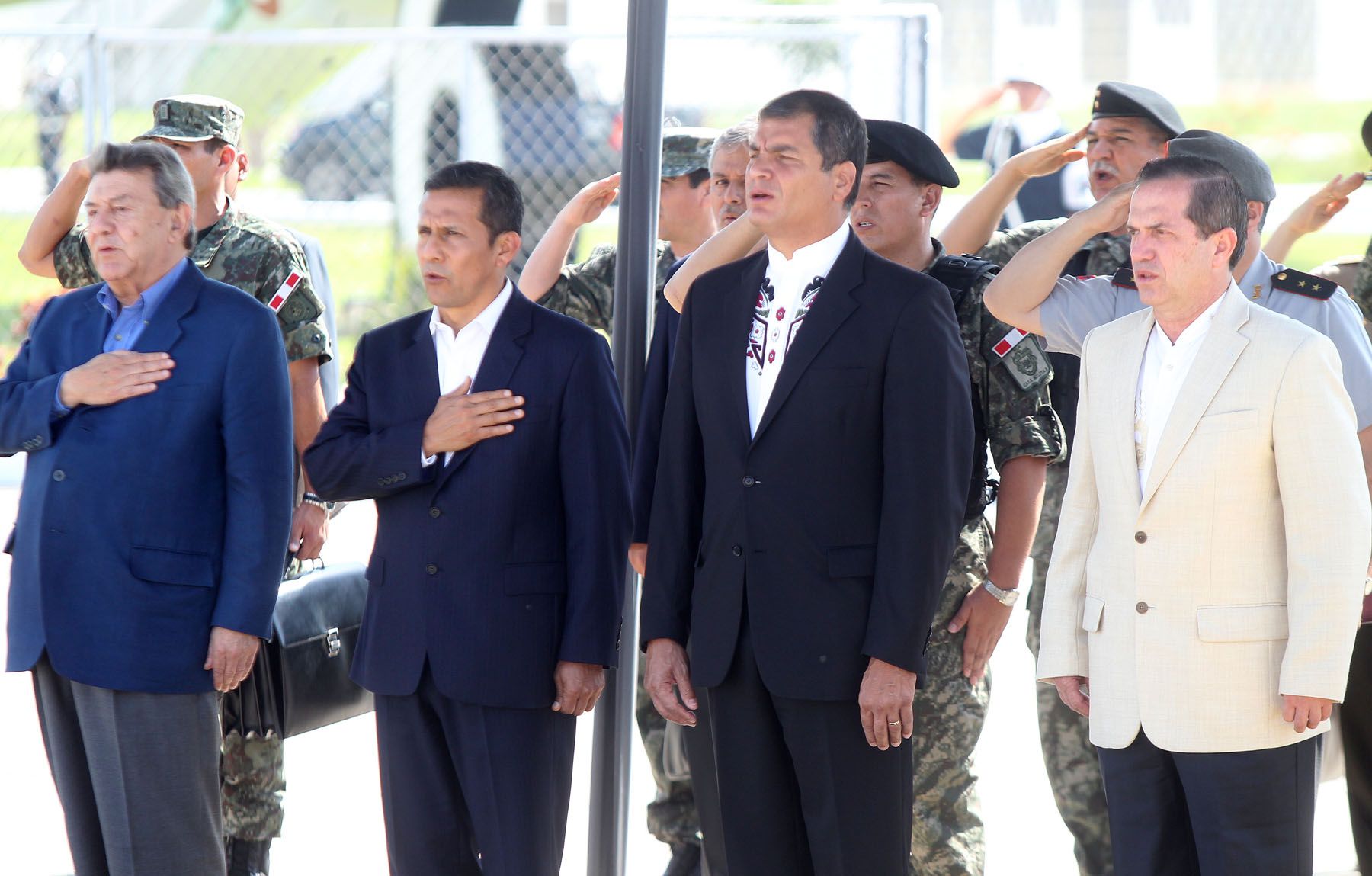 El Presidente de la Republica Ollanta Humala recibe a su homólogo del Ecuador, Rafael Correa, en la ciudad de Chiclayo lugar donde se realiza la Reunión de Gabinete Binacional entre Perú y Ecuador.
Foto:  ANDINA/ Carlos Lezama.
