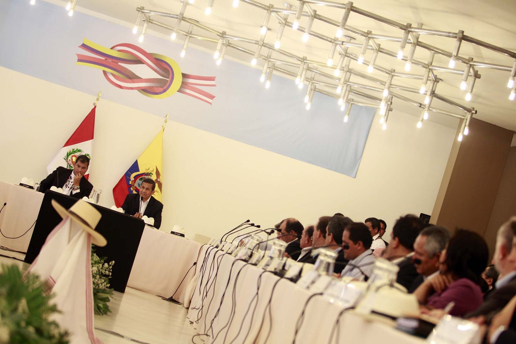 Presidentes de Perú y Ecuador, Ollanta Humala y Rafael Correa inauguran gabinete binacional en la ciudad de Chiclayo.

Fotos: Andina/Prensa Presidencia