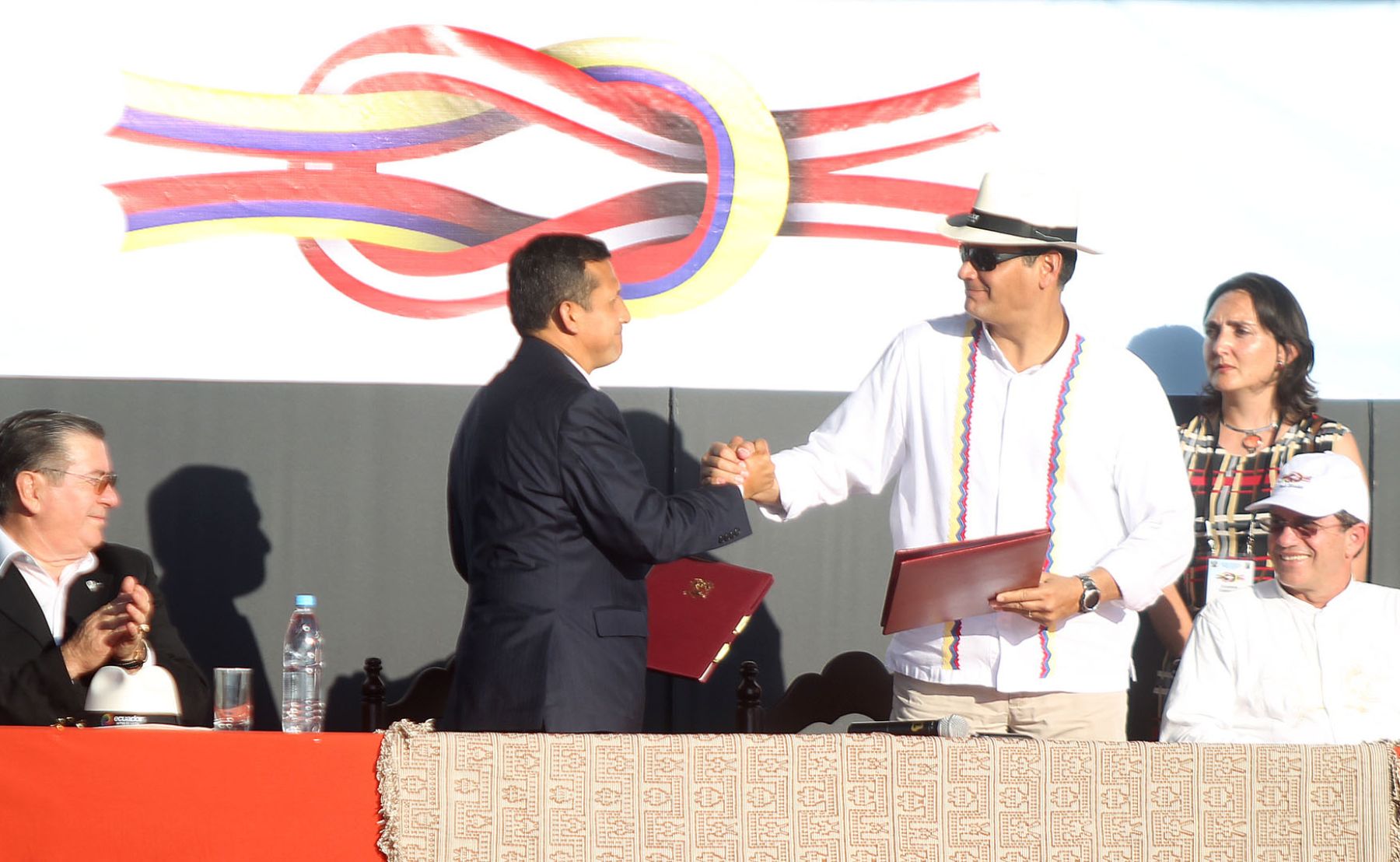 Presidente de la República Ollanta Humala y su homólogo de Ecuador, Rafael Correa, durante clausura del Gabinete Binacional desarrollado en la ciudad de Chiclayo.

Foto: ANDINA/ Carlos Lezama