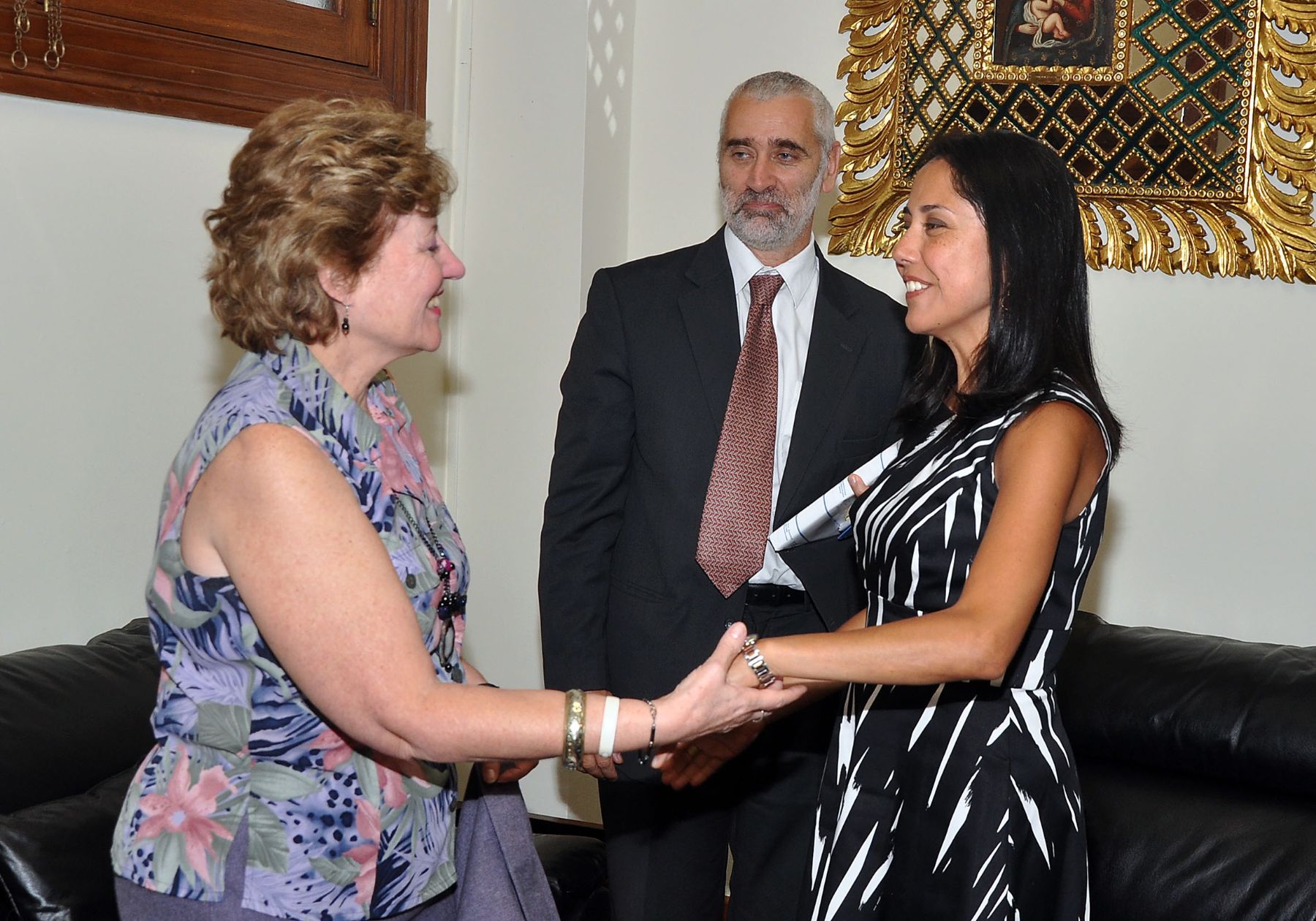 Primera Dama de la Nación, Nadine Heredia, se reunió con la directora de la Organización Panamericana de la Salud (OPS), Mirta Roses.