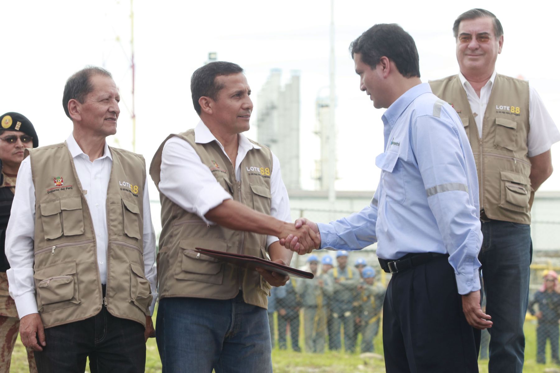 Presidente de la República, Ollanta Humala, participa en ceremonia de entrega de documentos y develación del hito que marca la recuperación del gas natural del Lote 88 del Proyecto Camisea al consumo interno.
Foto: ANDINA/archivo.