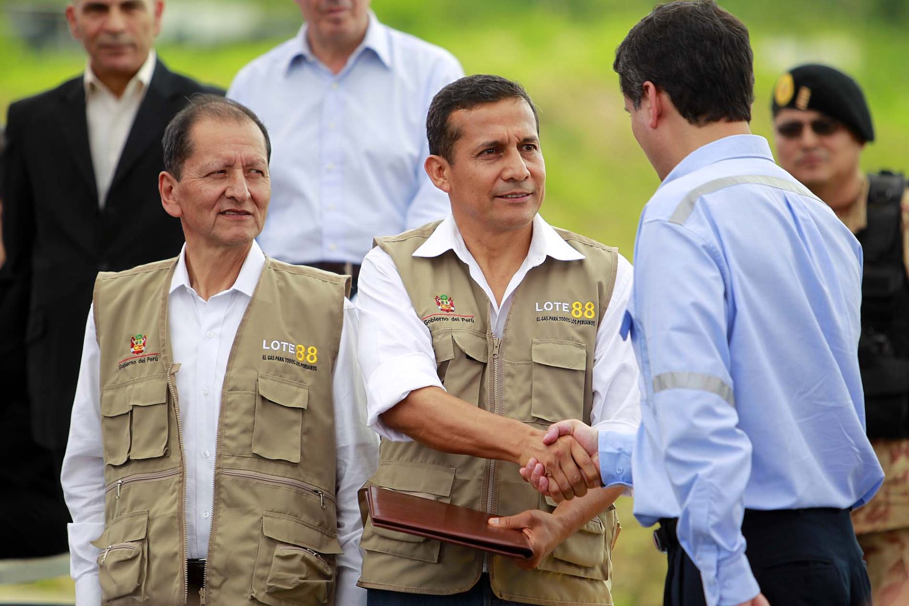 Presidente de la República, Ollanta Humala, participa en ceremonia de entrega de documentos y develación del hito que marca la recuperación del gas natural del Lote 88 del Proyecto Camisea al consumo interno. Foto: ANDINA/Prensa Presidencia