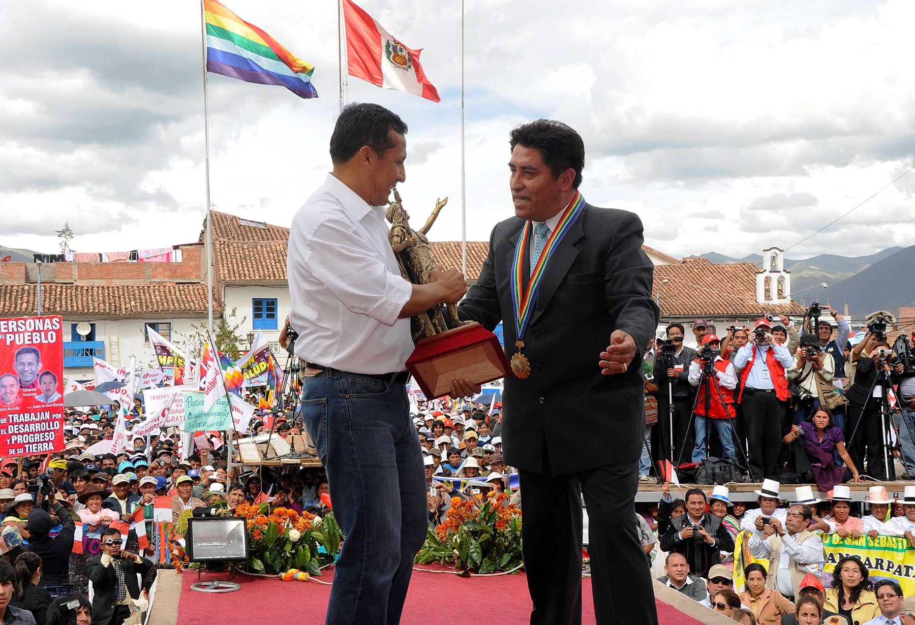 Presidente Ollanta Humala y otras personalidades llegan al distrito de San Sebastián, en Cusco. 

Foto: ANDINA/Prensa Presidencia