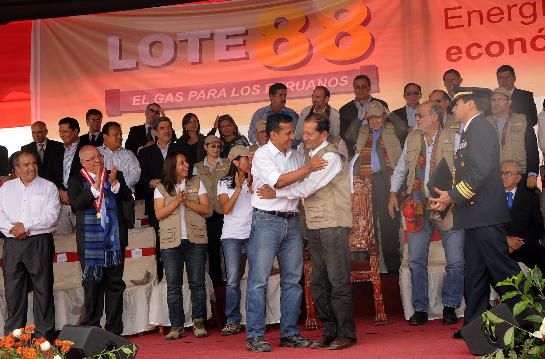 Presidente Ollanta Humala y otras personalidades llegan al distrito de San Sebastián, en Cusco. 

Foto: ANDINA/Prensa Presidencia