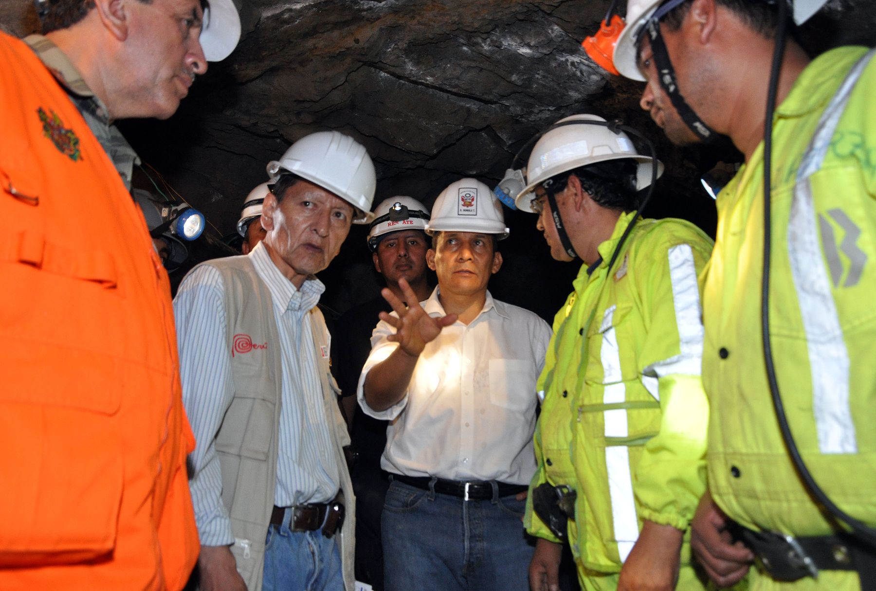 Presidente Ollanta Humala Tasso supervisó las operaciones de rescate de los mineros atrapados en mina abandonada, en la región Ica