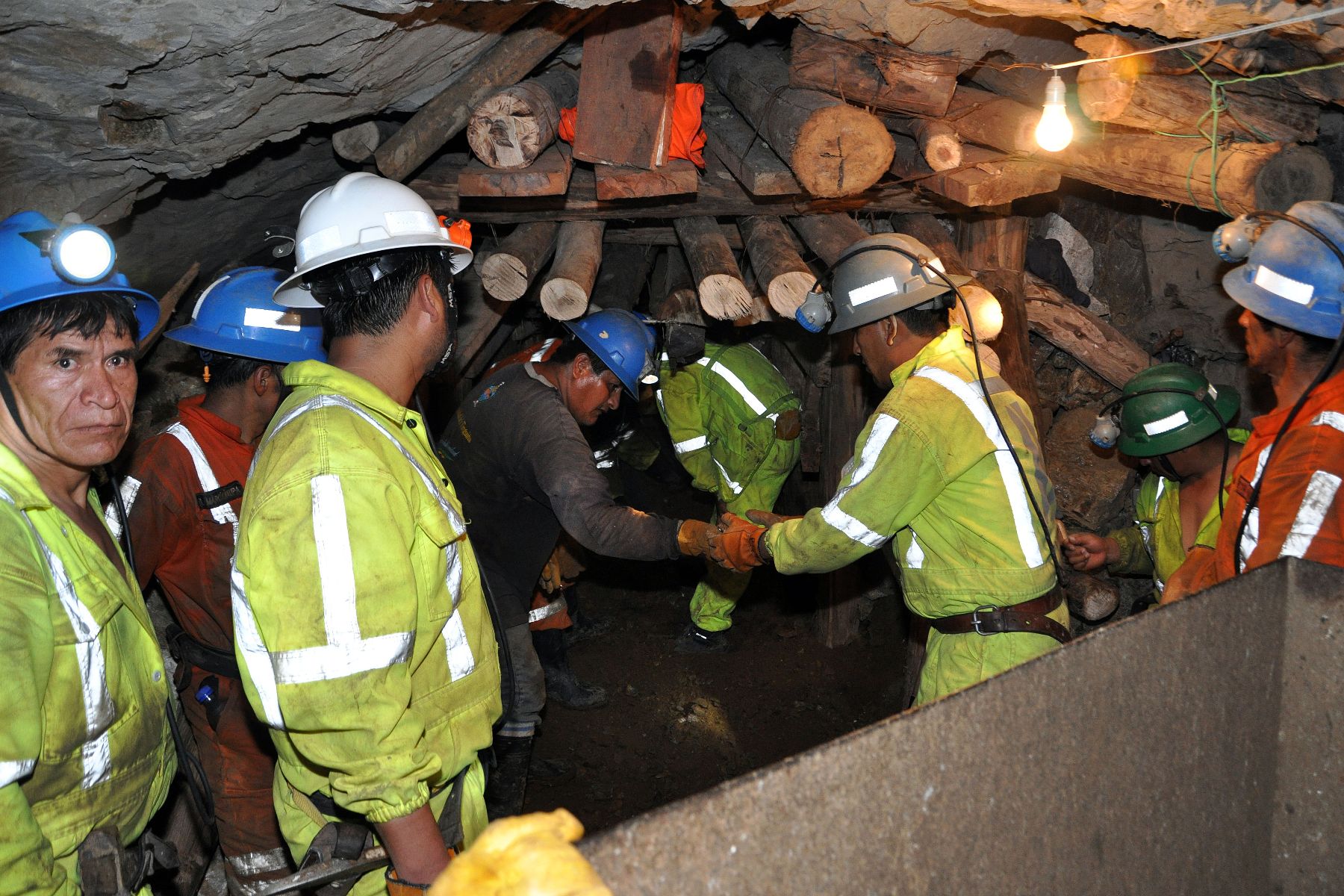 Presidente de la República, Ollanta Humala participó en exitoso rescate de mineros en mina "Cabeza Negro" en Ica.
Foto: ANDINA/Prensa Presidencia.