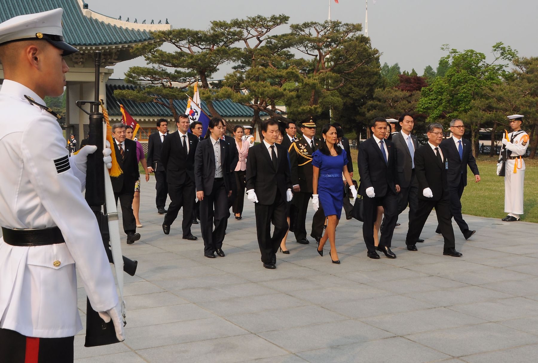 El presidente Ollanta Humala rindió un homenaje a los mártires de la Guerra de Corea, en el Memorial Tower del Cementerio Nacional de Corea del Sur.

Foto: ANDINA/Prensa Presidencia