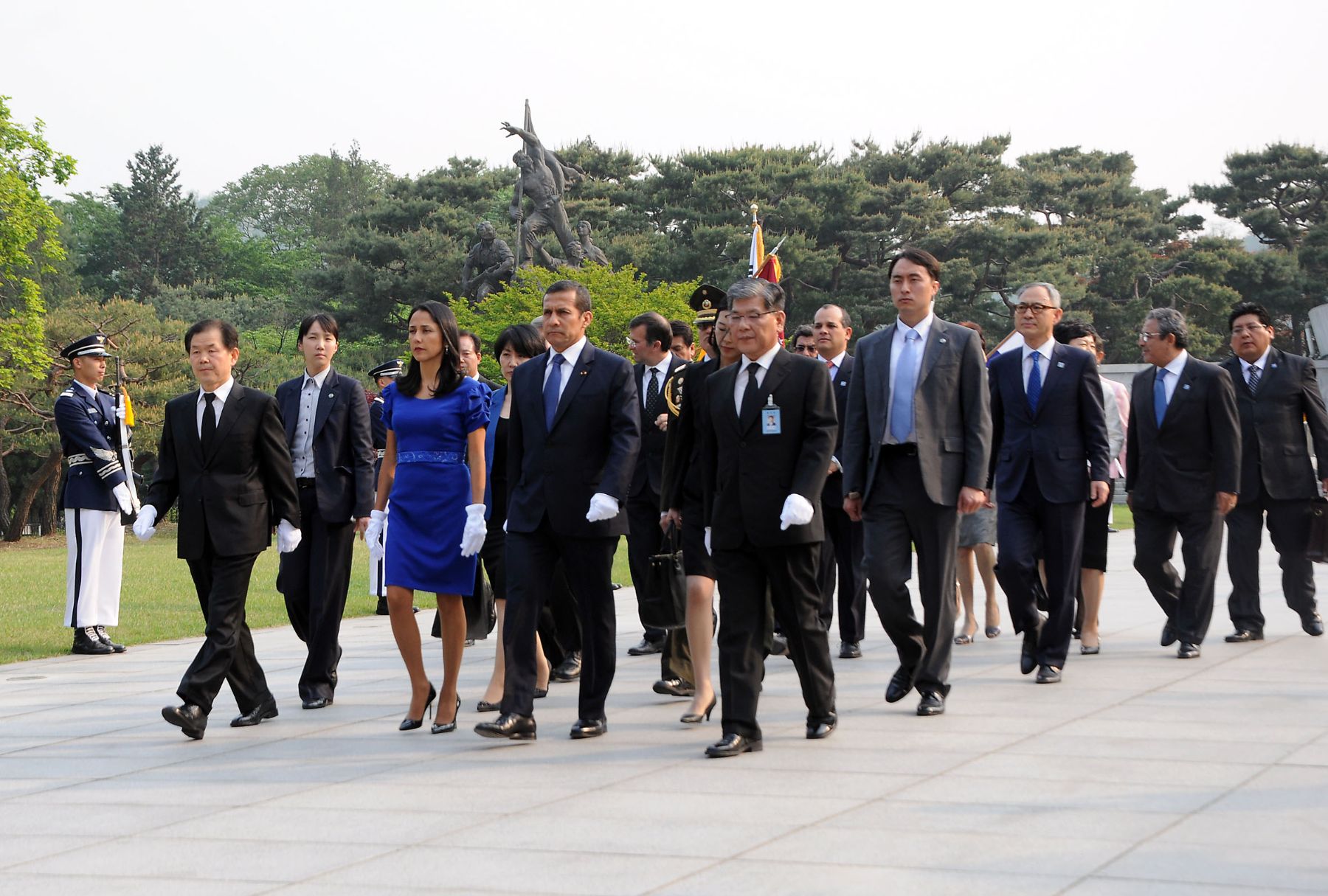 El presidente Ollanta Humala rindió un homenaje a los mártires de la Guerra de Corea, en el Memorial Tower del Cementerio Nacional de Corea del Sur.

Foto: ANDINA/Prensa Presidencia