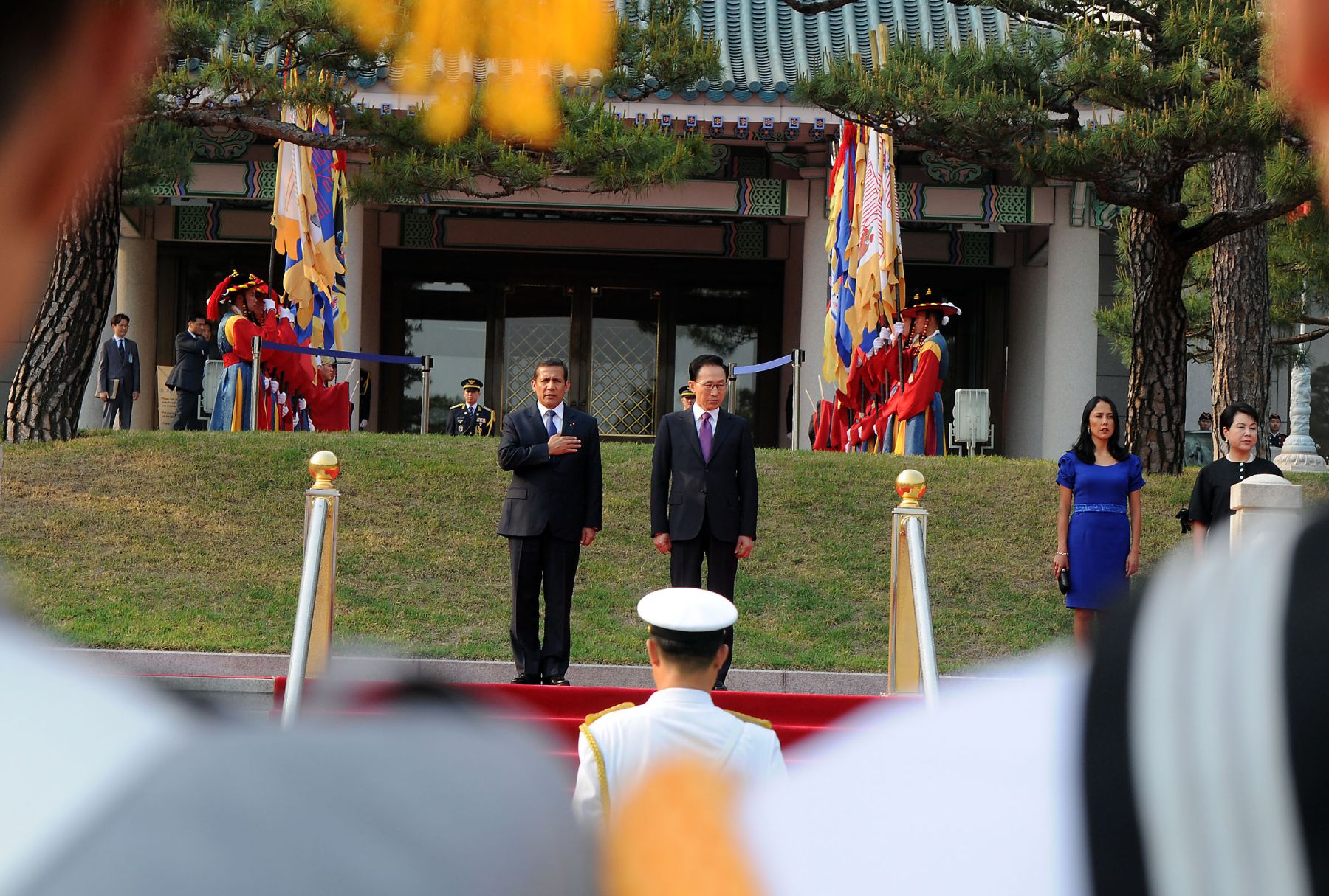 Presidente Ollanta Humala es recibido por su homólogo de Corea del Sur, Lee Myung-bak en la Casa Azul, sede del gobierno surcoreano. Foto Andina/Prensa Presidencia.