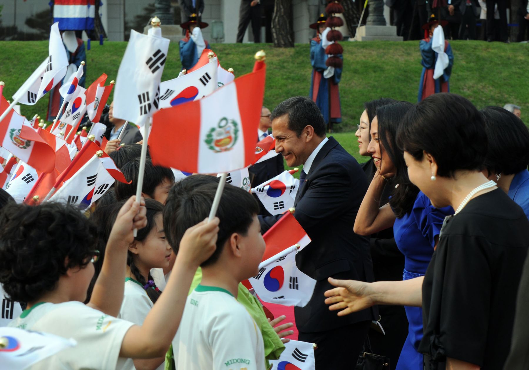 Presidente Ollanta Humala a su llegada a la Casa Azul, residencia presidencial surcoreana. Foto Andina/Prensa Presidencia.