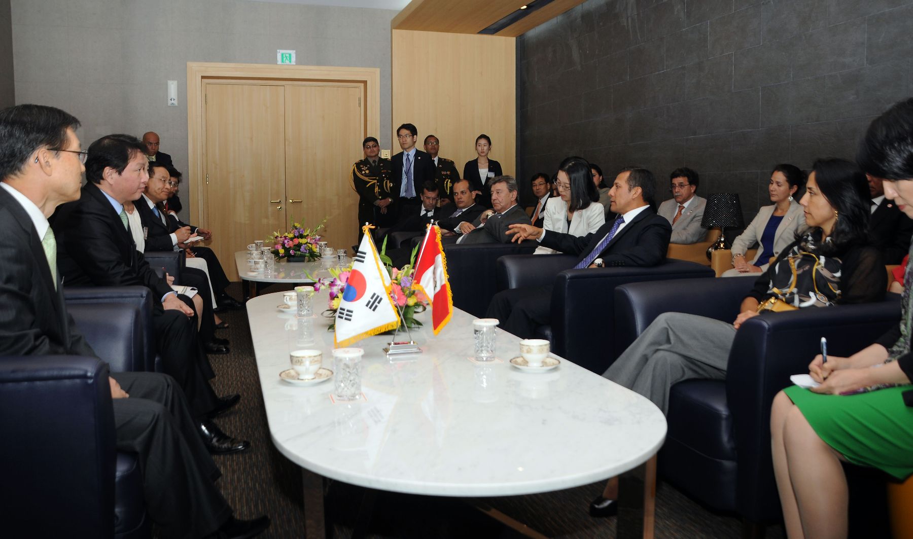 Presidente Ollanta Humala visitó instalaciones del Complejo Petroquimico en USLAM en Corea del Sur. Foto: Andina / Prensa Presidencia