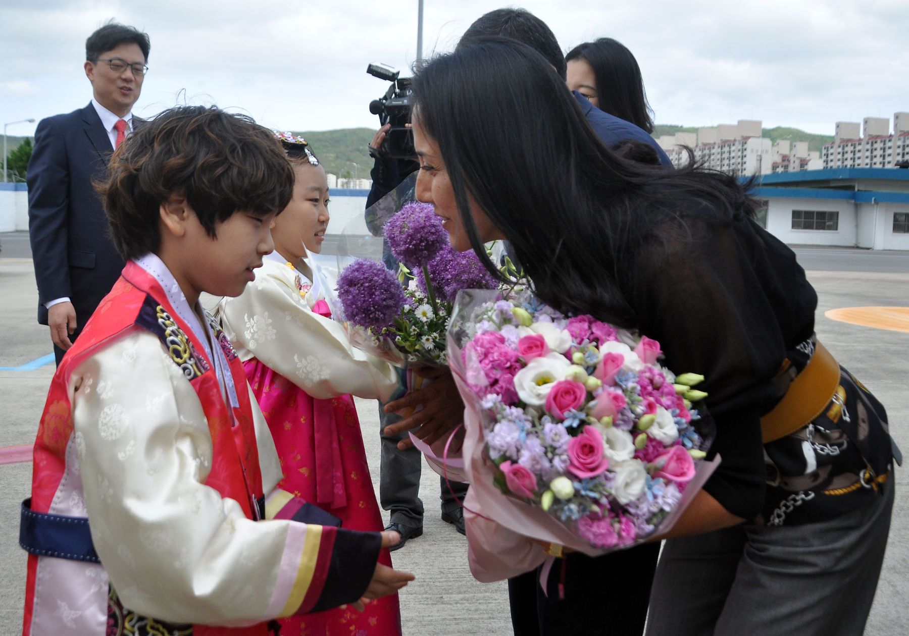 Primera Dama Nadine Heredia, durante visita a instalaciones del Complejo Petroquimico en USLAM en Corea del Sur. Foto ; Andina / Prensa Presidencia