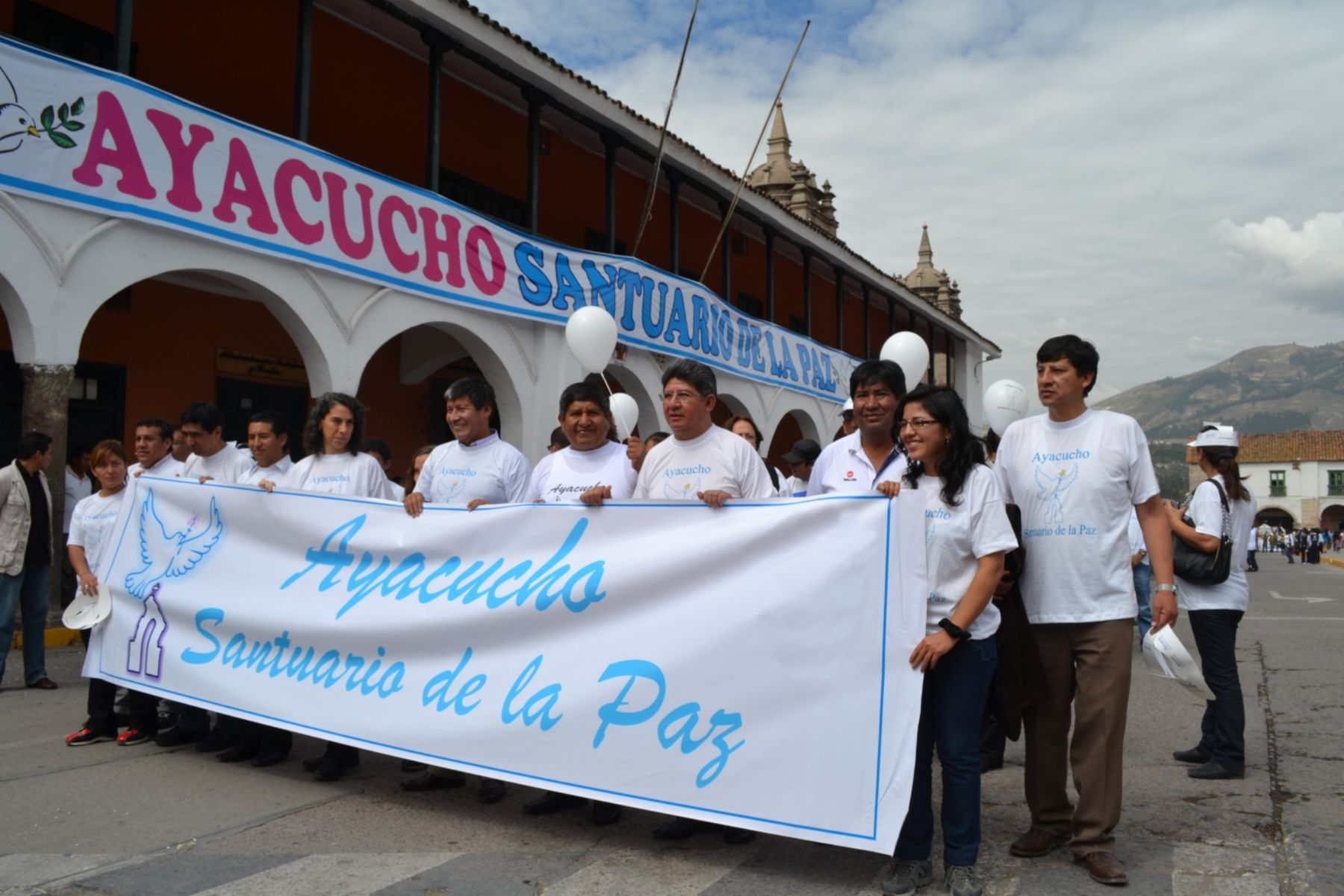 Marcha “Por la paz, la vida y el desarrollo" en Ayacucho. FOTO: Municipalidad de Huamanga.