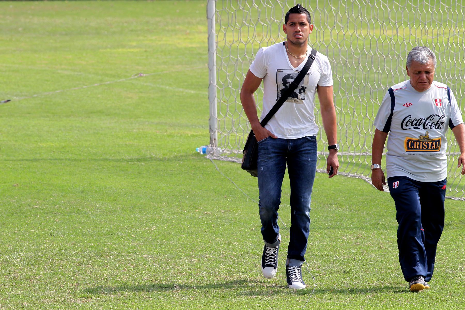 Portero Raúl Fernández al término de los trabajos de la selección peruana. 
Foto: ANDINA/Carlos Lezama