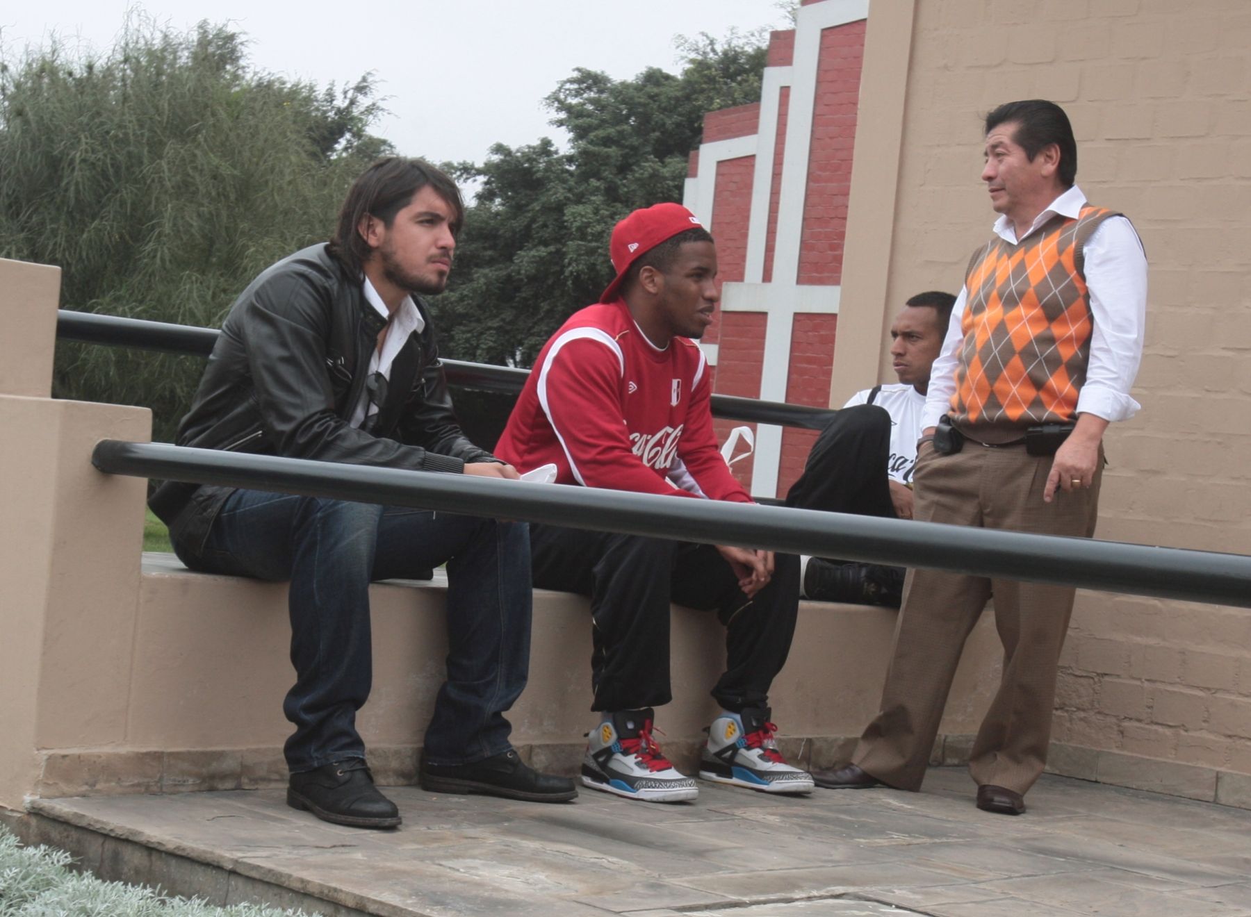 Jefferson Farfán y Juan Manuel Vargas al término de los entrenamientos de la selección nacional.Foto: ANDINA/Juan Carlos Guzmán Negrini.