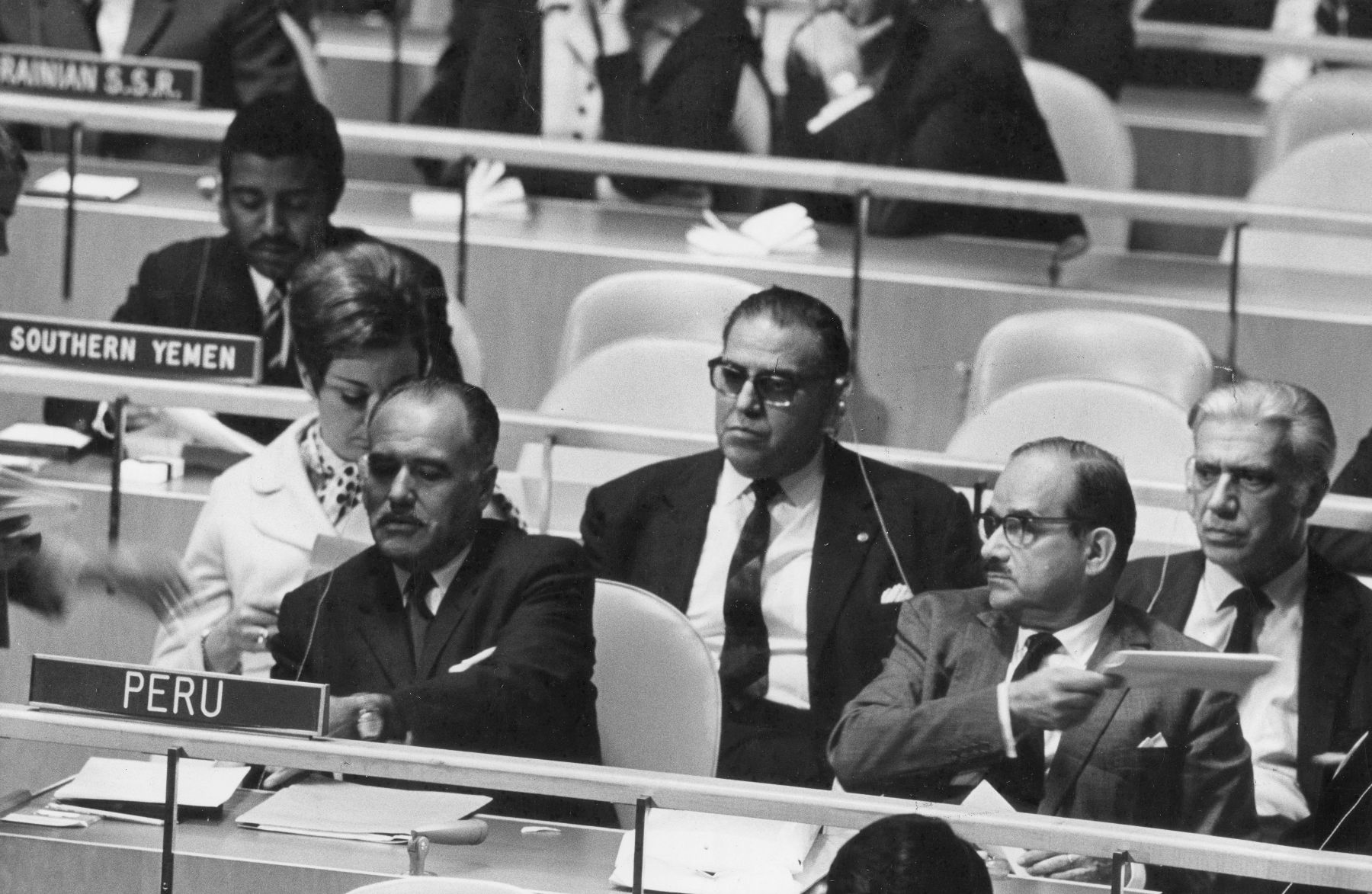 El canciller peruano Edgardo Mercado Jarrín (iz) durante la asamblea general de la Naciones Unidas el 19 setiembre del año 1969. Foto: ANDINA/archivo