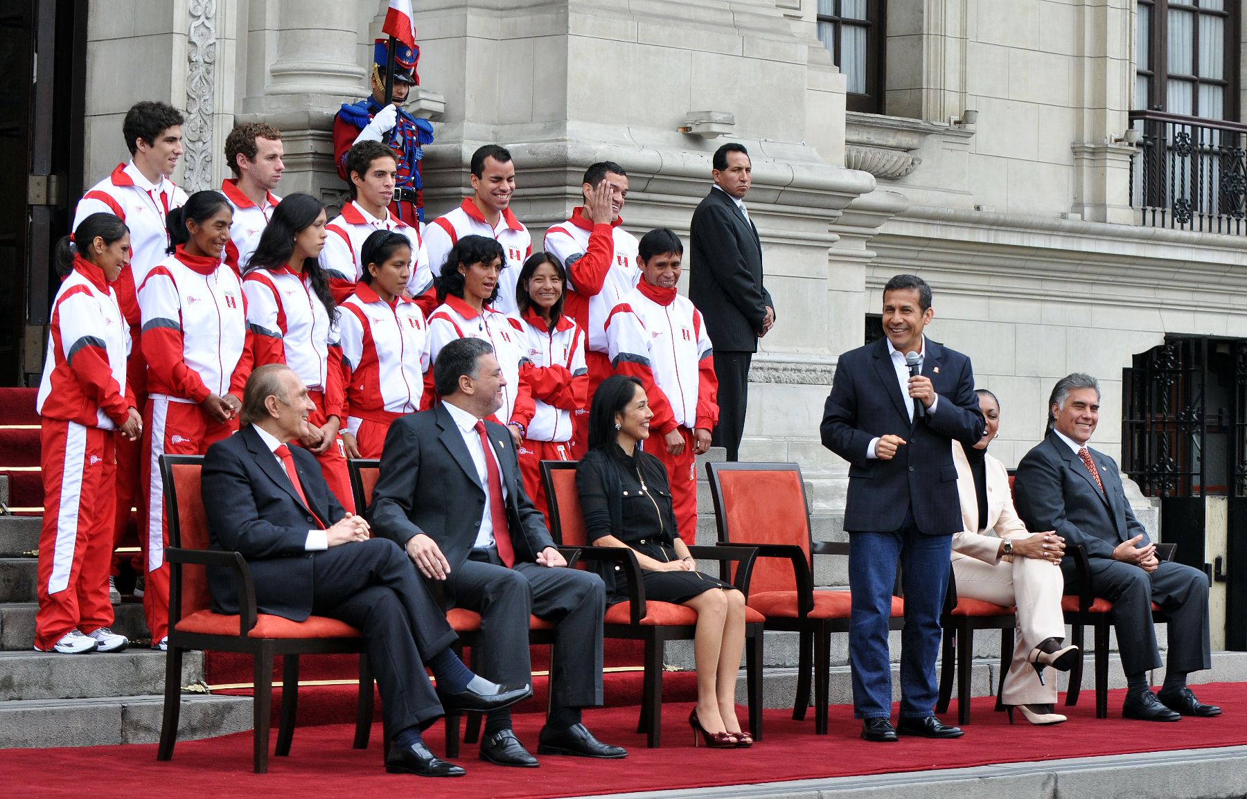 Jefe de Estado, Ollanta Humala, despide a delegación nacional que participará en Olimpiadas de Londres 2012. Foto: ANDINA/Prensa Presidencia