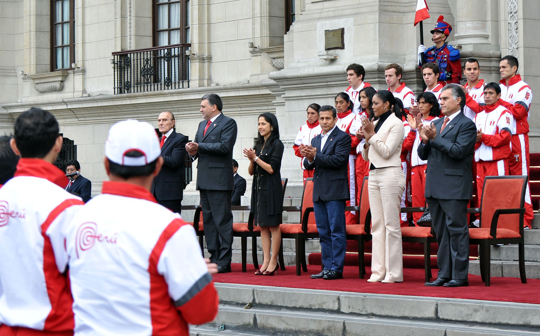 Jefe de Estado, Ollanta Humala, despide a delegación nacional que participará en Olimpiadas de Londres 2012. Foto: ANDINA/Prensa Presidencia