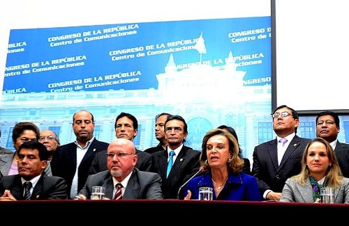 Luisa María Cuculiza, candidata de Fuerza 2011 y Concertación Parlamentaria a dirigir la nueva Mesa Directiva del Congreso. Foto: CDR.