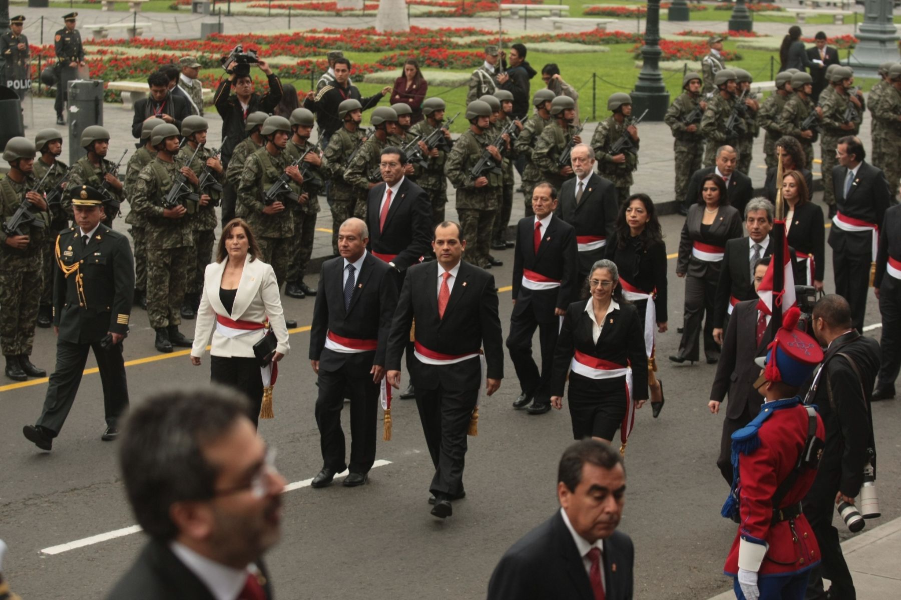 El Gabinete de Ministros en pleno llega a la Catedral de Lima para la tradicional Misa Te Deum. Foto: ANDINA/Juan Carlos Guzmán Negrini.