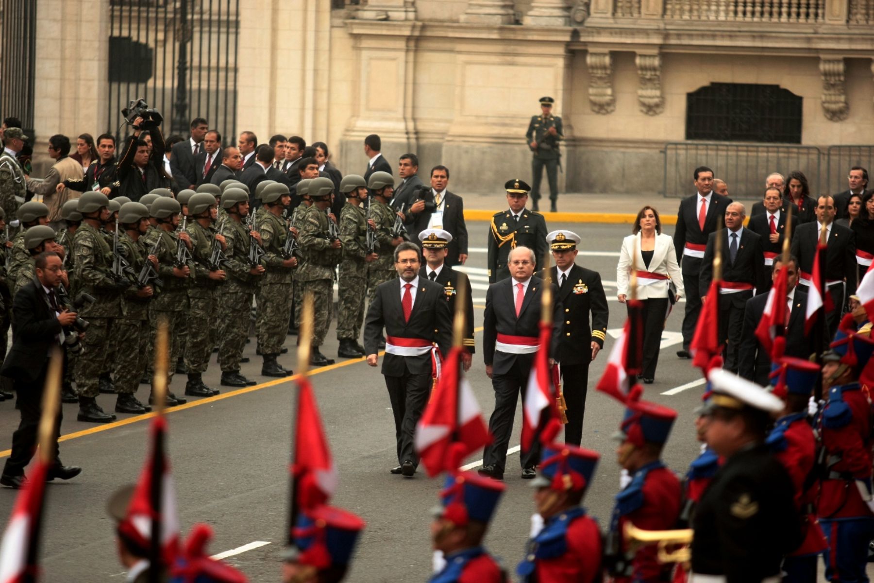 El presidente del Consejo de Ministros, Juan Jiménez llega a la Catedral de Lima para participar en la tradicional Misa y Te Deum.Foto: ANDINA/Juan Carlos Guzmán Negrini.
