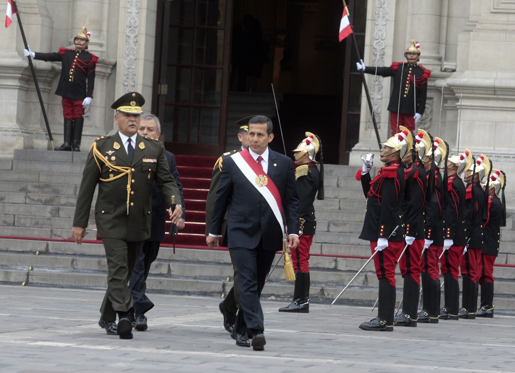 Jefe de estado Ollanta Humala a su salida de Palacio de Gobierno.Foto: ANDINA/Jack Ramón