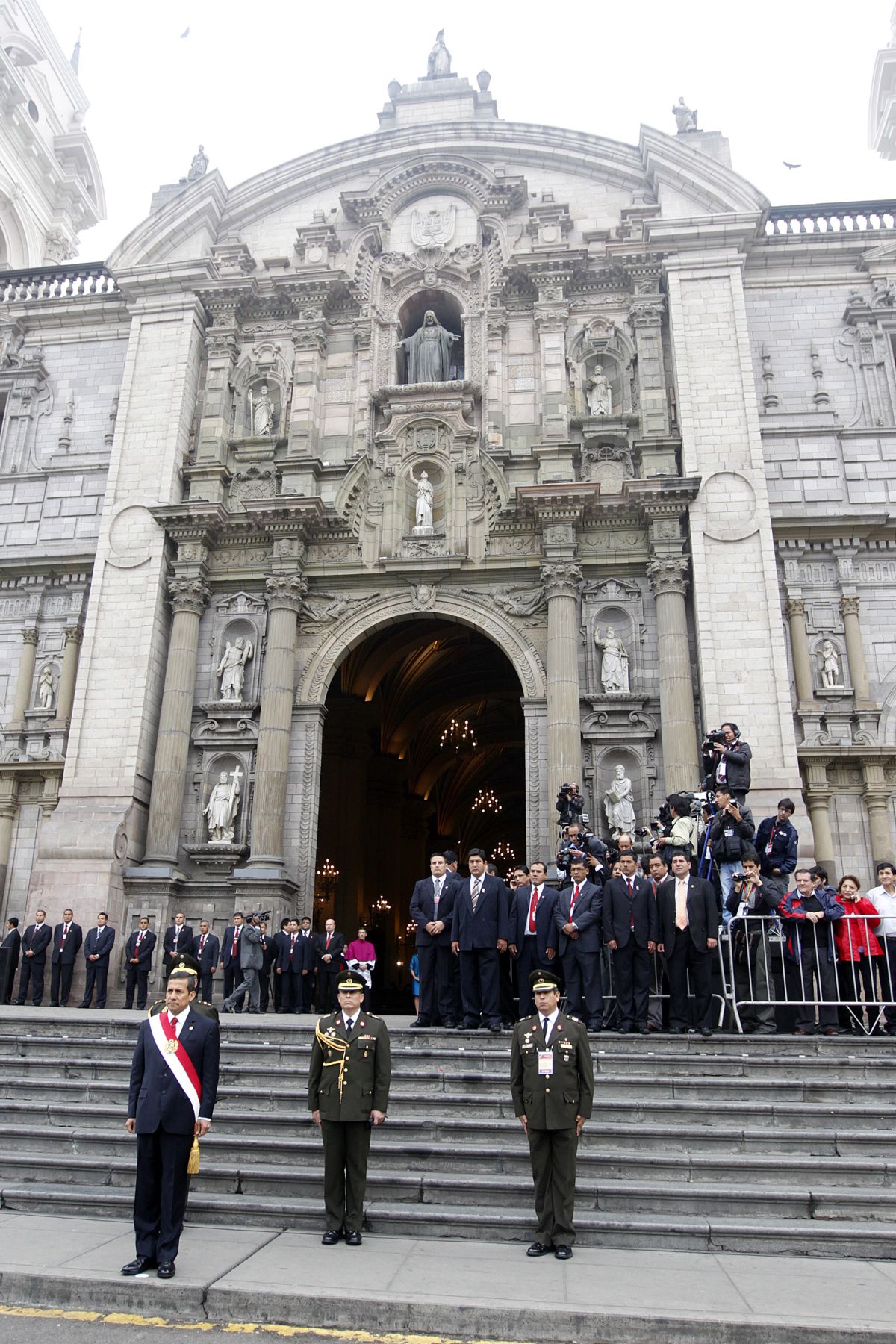 Jefe de estado Ollanta Humala a su entrada a la Catedral de Lima para Misa y Te Deum.

Foto: ANDINA/Luis Iparraguirre