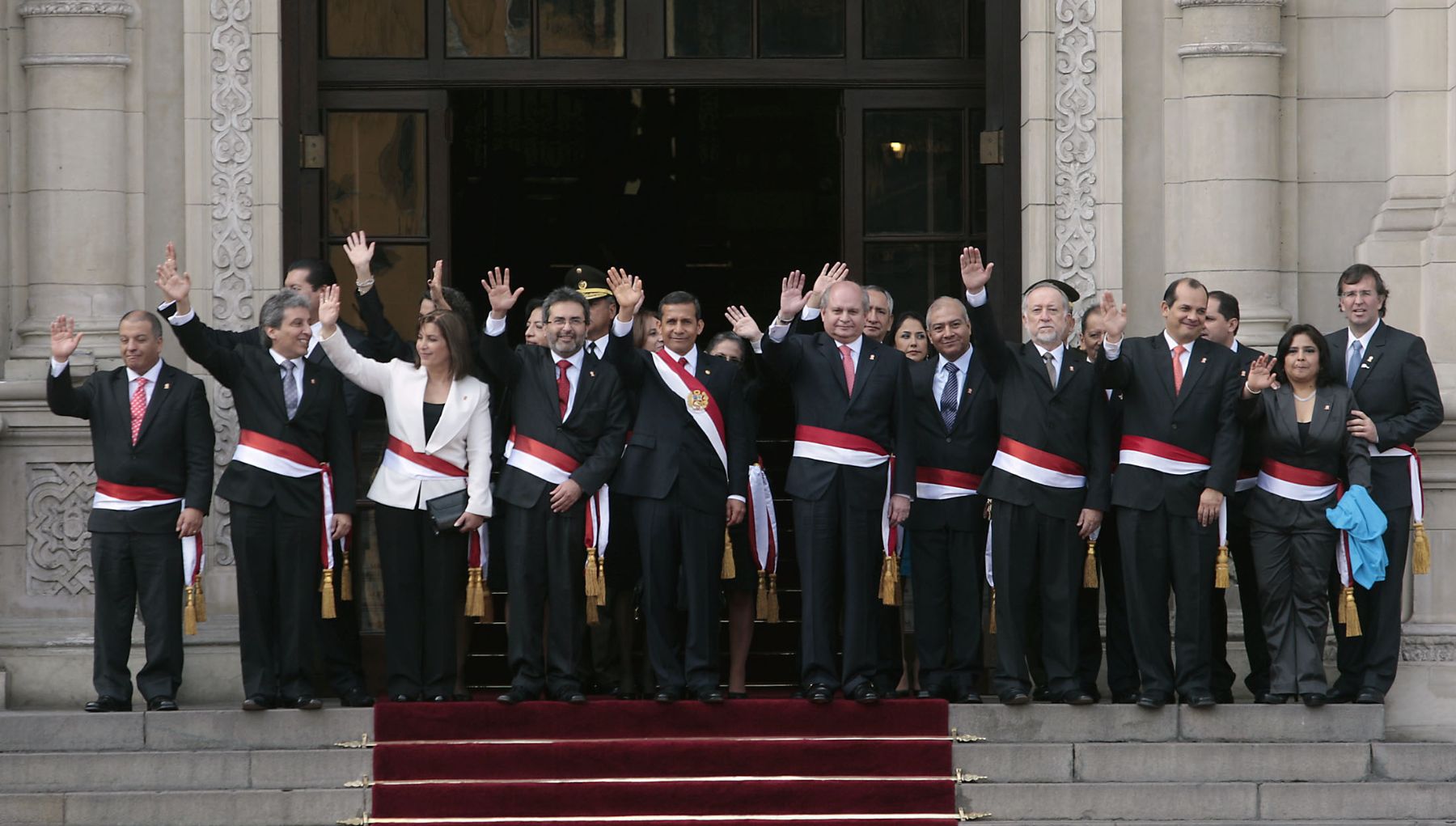 Jefe de estado Ollanta Humala junto a su Gabitete llegan a Palacio de Gobierno.Foto: ANDINA/Jack Ramón