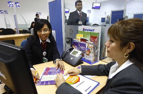 Servir ofrece créditos - beca a servidores públicos - mujeres y hombres que quieren estudiar una maestría o doctorado a través del Programa Reto - Excelencia. ANDINA/archivo