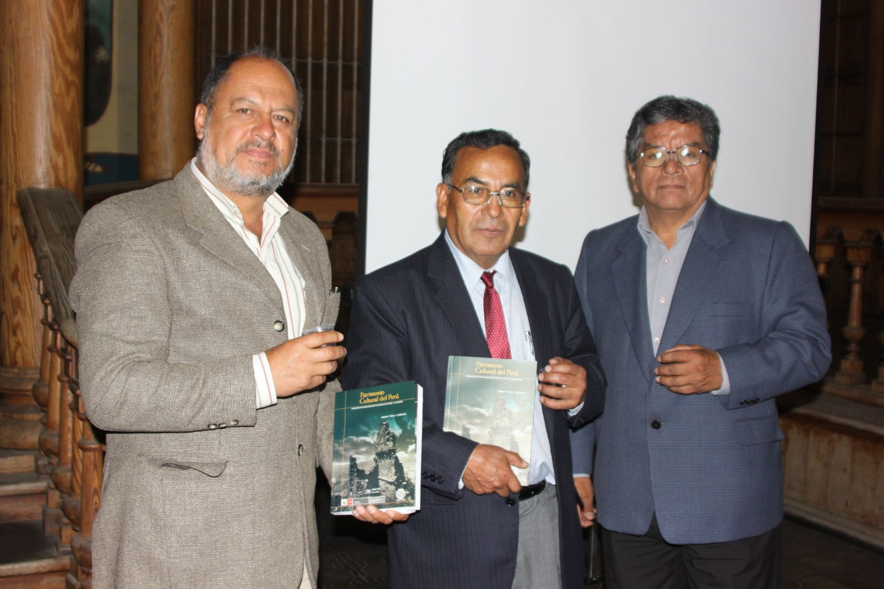 Investigador Ismael Pérez presentó libro sobre historia arqueológica de Santiago de Chuco. Foto: ANDINA/Óscar Paz.