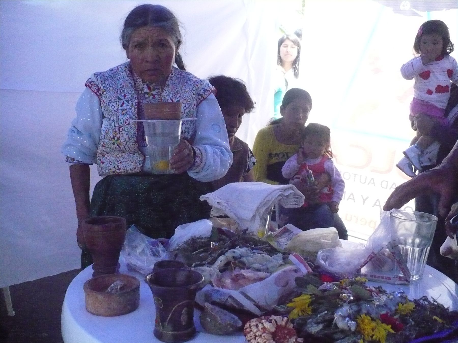 Curanderos partciparon hoy en campaña denominada “Médicos orignarios del Colca: La magia de los Andes”. Foto: ANDINA/Rocío Méndez.