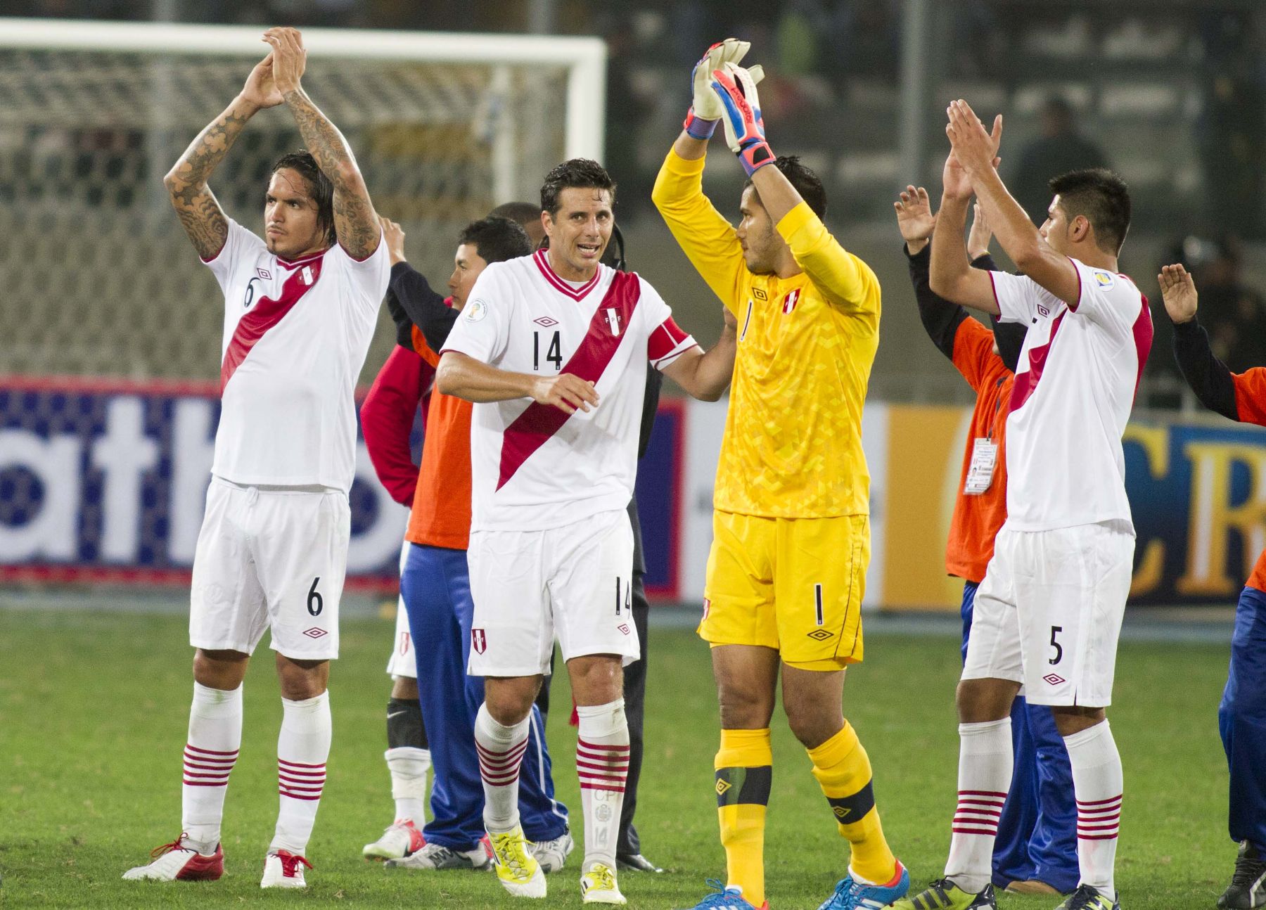 Jugadores de Peru celebran triunfo ante Venezuela. Foto: ANDINA/Marco del Río