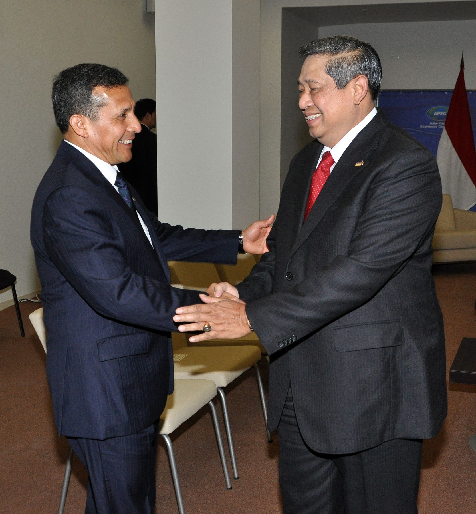 Presidente de la República Ollanta Humala sostuvo reunión con su homólogo de Indonesia, Susilo Bangbang Yudhoyono, en el marco de XX Cumbre APEC 2012 en Vladivostok, Rusia. Foto: Andina/Prensa Presidencia