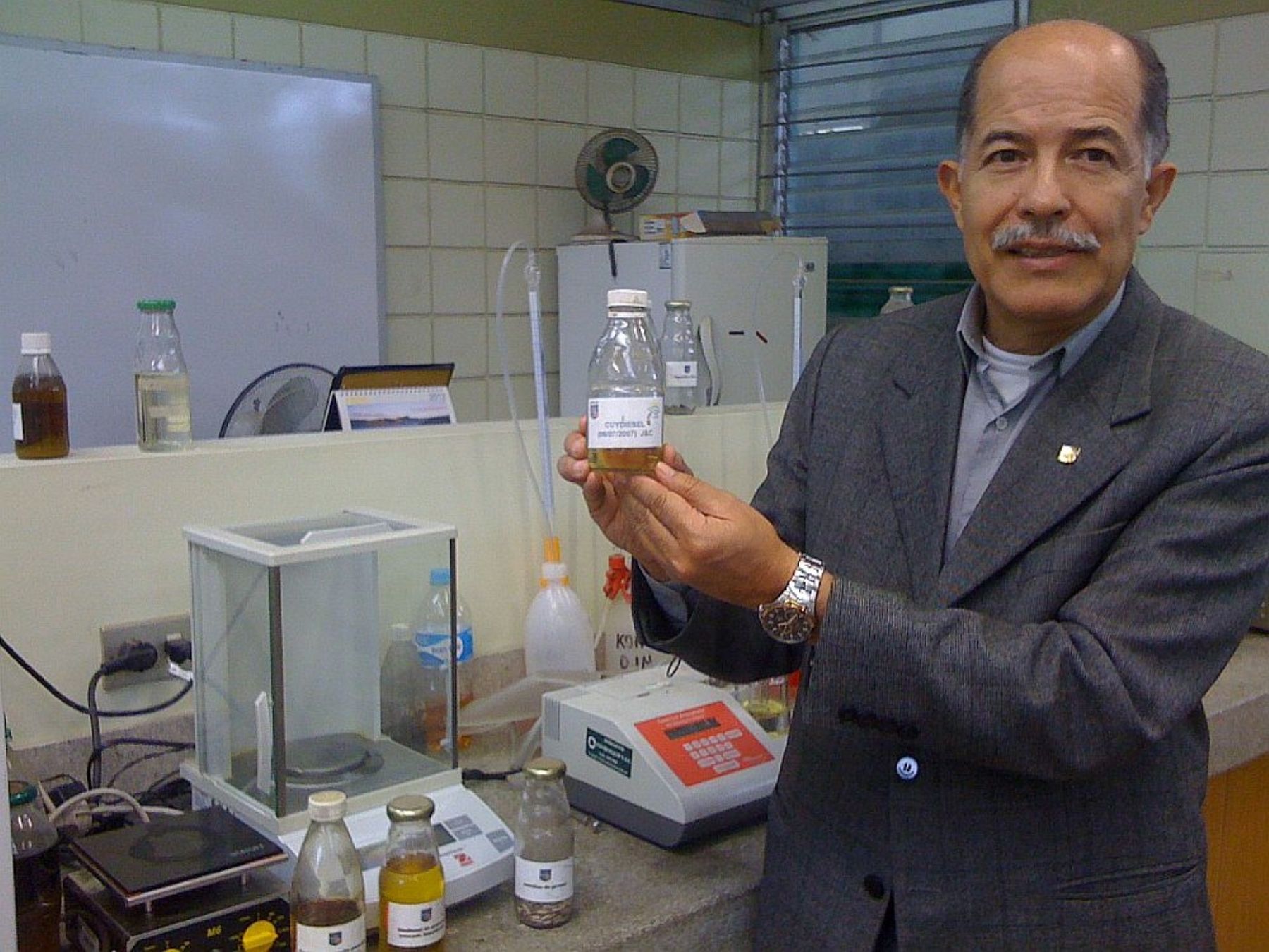 Universidad La Molina produce biodiésel a partir de la grasa animal y el aceite usado en las comidas. Foto: ANDINA/Difusión.