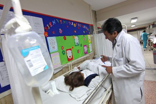 Minsa establece obligatoriedad del uso de historias clínicas electrónicas en salud pública. Foto: ANDINA/Carlos Lezama.