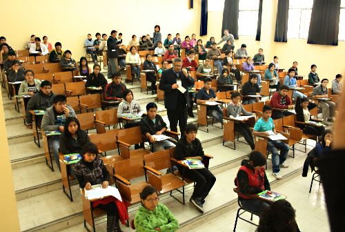 Docentes de universidades públicas mayores de 75 años de la Ley 19990 se jubilan con menos de su sueldo mensual. Foto: ANDINA/archivo.