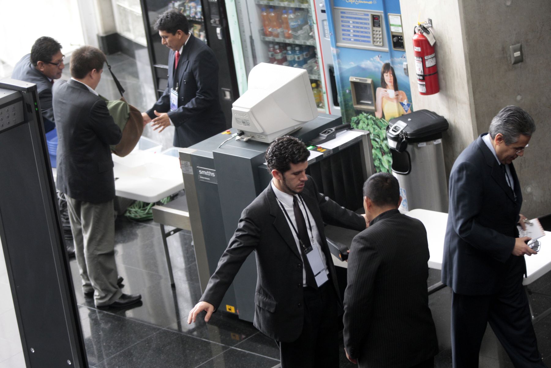 LIMA, PERU - SETIEMBRE 30 Medidas de Seguridad durante la  III Cumbre América del Sur - Países Árabes  Aspa.Foto: ANDINA/Carlos Lezama