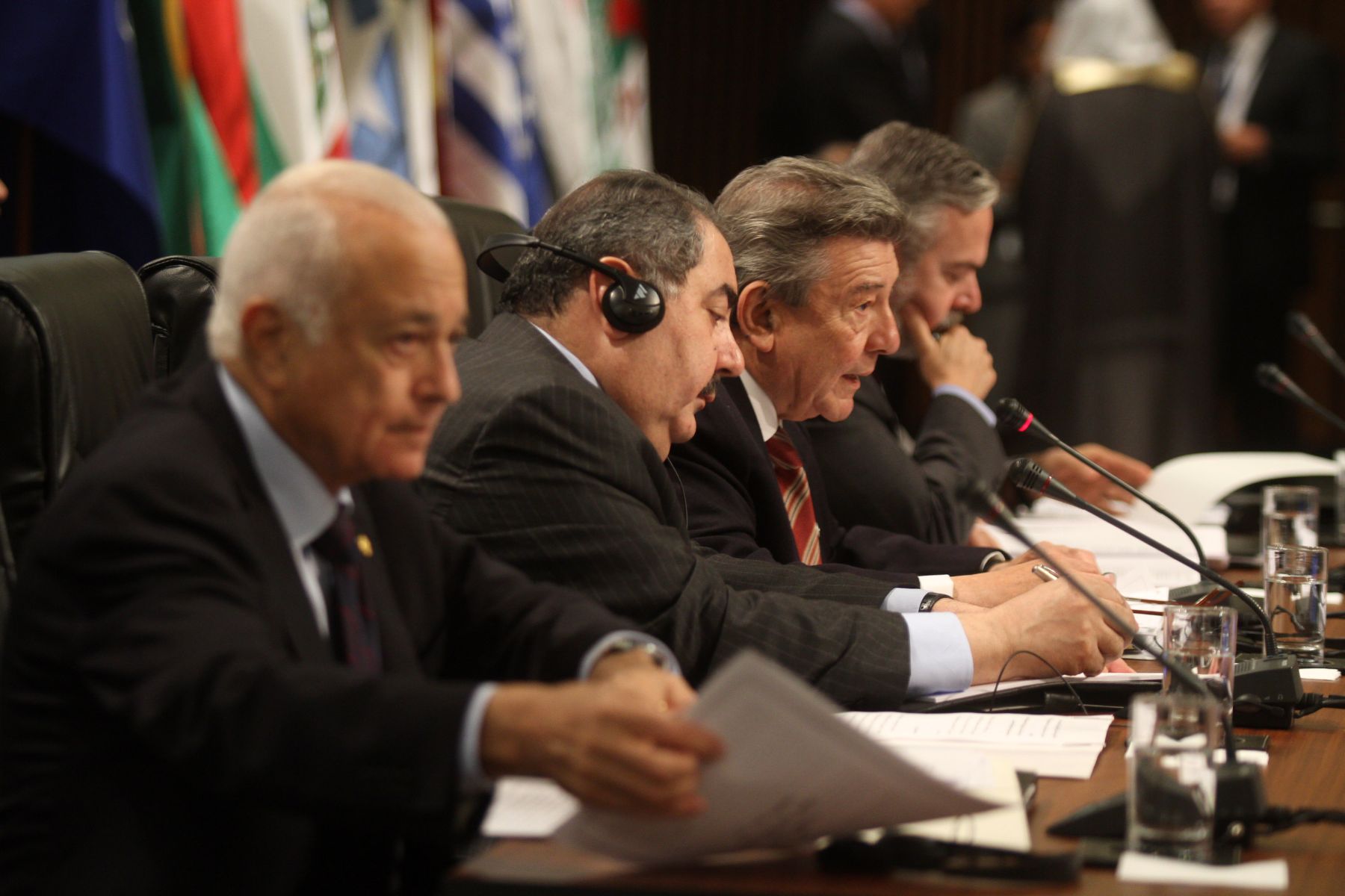 LIMA, PERU - OCTUBRE 1. Canciller Rafael Roncagliolo inaugura reunion de Cancilleres durante la III Cumbre de America del Sur y Paises Arabes ASPA. Foto: ANDINA/Marco del Río