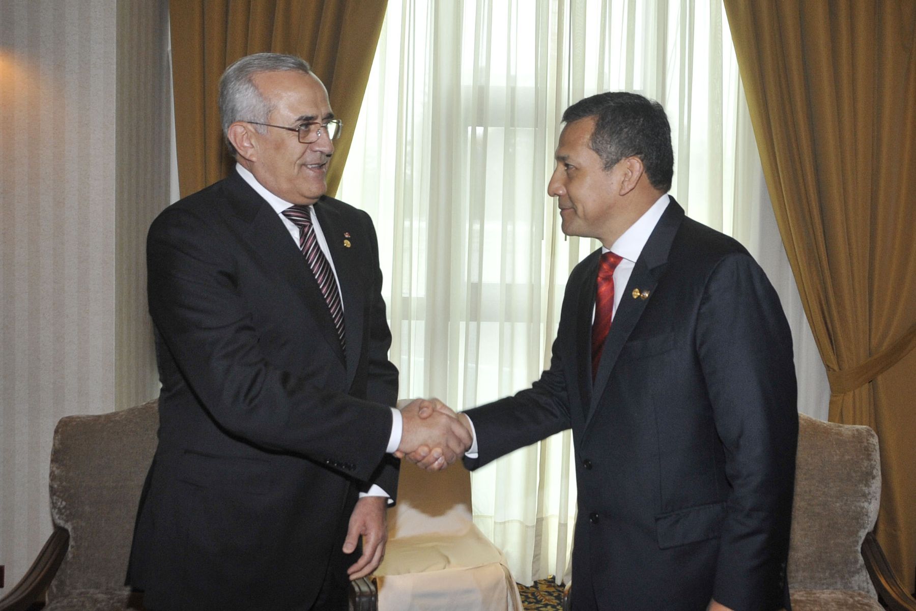 LIMA, PERÚ – OCTUBRE 1. Presidente Ollanta Humala y Michel Stleiman, Presidente de la Republica de Libano ; durante la  inauguraciòn  del Tercer Encuentro Empresarial América del Sur y Países Árabes desarrollado en el Swissotel en el marco de la Tercera Cumbre ASPA. .Foto: ANDINA/Prensa Presidencia