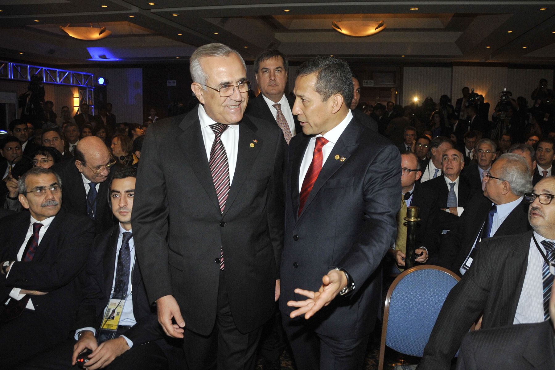 LIMA, PERÚ – OCTUBRE 1. Presidente Ollanta Humala y Michel Stleiman, Presidente de la Republica de Libano ; durante la  inauguraciòn  del Tercer Encuentro Empresarial América del Sur y Países Árabes desarrollado en el Swissotel en el marco de la Tercera Cumbre ASPA. .Foto: ANDINA/Prensa Presidencia