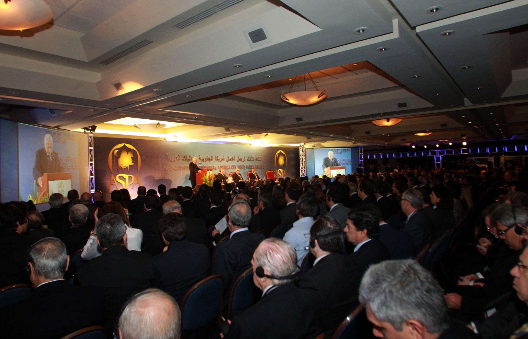 LIMA, PERÚ – OCTUBRE 1. Presidente Ollanta Humala inauguró el Tercer Encuentro Empresarial América del Sur y Países Árabes desarrollado en el Swissotel en el marco de la Tercera Cumbre ASPA. .Foto: ANDINA/Prensa Presidencia