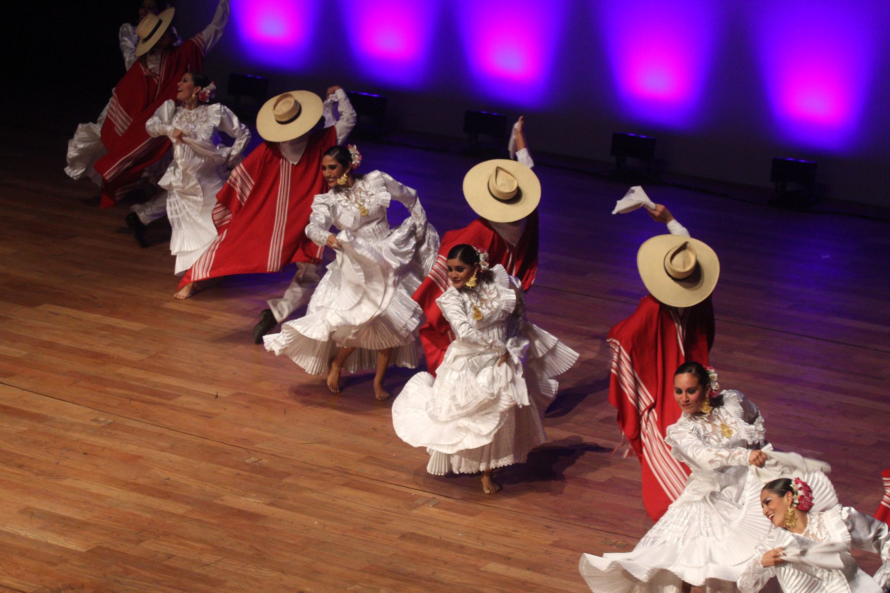 LIMA, PERU - OCTUBRE 01. Ceremonia cultural en el Gran Teatro de Lima, Foto: ANDINA/Marco del Río