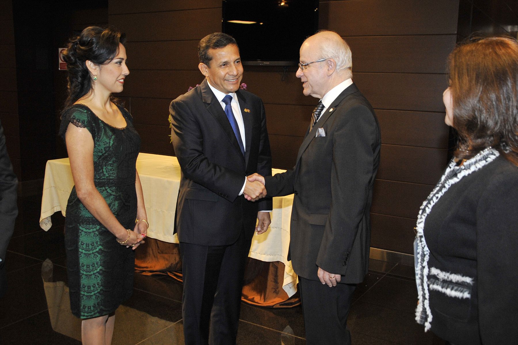 El Presidente de la República, Ollanta Humala Tasso, encabezó la actividad cultural ofrecida en el Gran Teatro Nacional a los Jefes de Estado, Jefes de Delegaciones y Ministros de Relaciones Exteriores e invitados que participan de la III Cumbre ASPA.
Foto: Andina/Prensa Presidencia